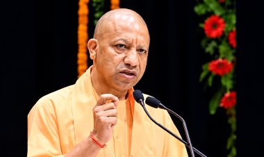 UP Flood Update: बाढ़ के बीच योगी सरकार का राहत अभियान तेज, 19,294 लोग सुरक्षित निकाले गए; 1,977 नाव-मोटरबोट से रेस्क्यू जारी