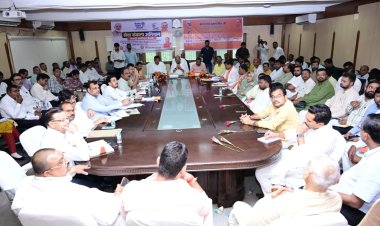 विकास कार्यों और कानून व्यवस्था पर मंत्री सख्त, अधिकारियों को समयबद्ध कार्रवाई के निर्देश