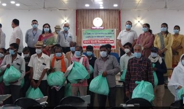 प्रयागराज: मुक्त विश्वविद्यालय में टीबी मरीजों को बांटी पोषण पोटली, यमुना परिसर में हुआ वृहद वृक्षारोपण