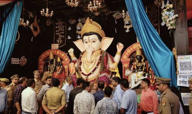 गोरखपुर : गणेश प्रतिमा पंडालों में सुरक्षा व्यवस्था का जिलाधिकारी-एसएसपी ने लिया जायजा