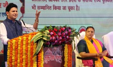 मनोज मुंतशिर बोले—“90 प्रतिशत भारत भगवा हो गया”, उज्जैन युवा धर्म संसद में युवाओं से संस्कृति से जुड़ने का आह्वान