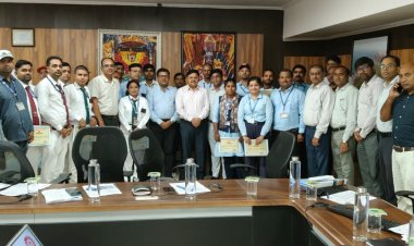 प्रयागराज मंडल में 20 रेलकर्मियों का सम्मान, सतर्कता और बेहतर कार्य के लिए मिले संरक्षा पुरस्कार