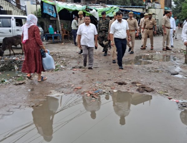 भारी बारिश से जलभराव पर नगर आयुक्त ने किया निरीक्षण, अतिरिक्त पंप लगाने के निर्देश : अर्पित उपाध्याय
