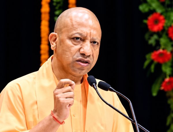 UP Flood Update: बाढ़ के बीच योगी सरकार का राहत अभियान तेज, 19,294 लोग सुरक्षित निकाले गए; 1,977 नाव-मोटरबोट से रेस्क्यू जारी