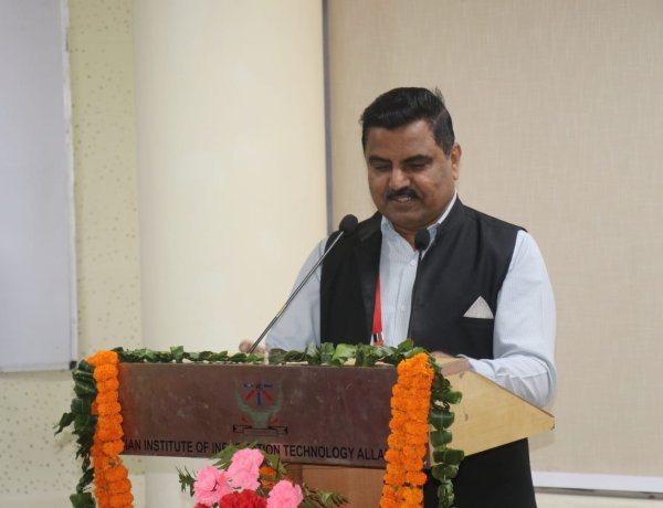AI के दौर में इंसानी अंतर्ज्ञान और नवाचार जरूरी, Triple IT Alumni Meet में उद्योग-अकादमिक सहयोग पर जोर