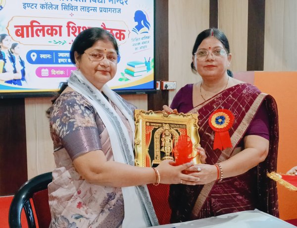 महिलाओं को अपनी आंतरिक शक्ति पहचाननी होगी’, प्रयागराज में निधि द्विवेदी ने छात्राओं और माताओं से किया संवाद