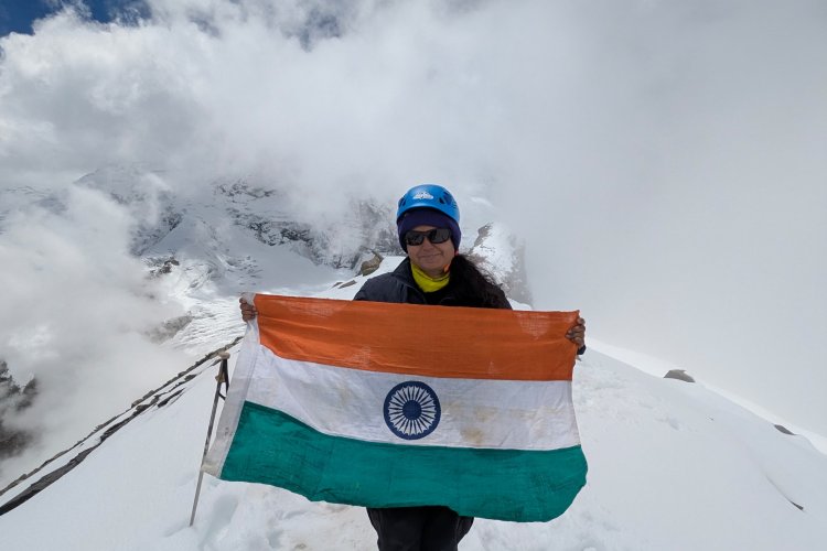 पर्वतारोही पूर्वा धवन ने 5,826 मीटर ऊंची रुद्रगैरा चोटी पर फहराया तिरंगा, अब Everest फतह का मिशन