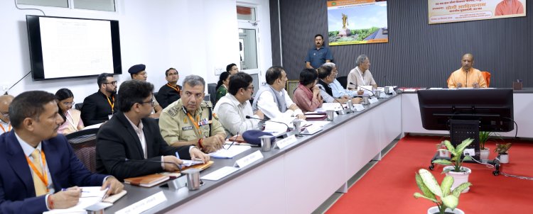 ब्रज चौरासी कोस परिक्रमा 3 साल में होगी पूरी, 200 प्राचीन धरोहरों का होगा संरक्षण; CM योगी ने विकास योजनाओं पर दिए बड़े निर्देश