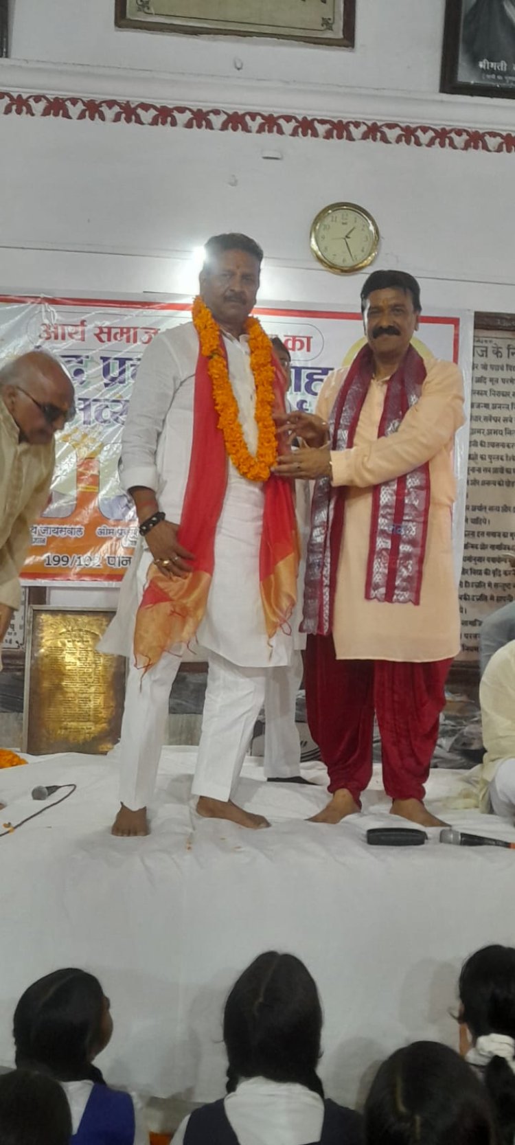 प्रयागराज में आर्य समाज के भव्य द्वार का लोकार्पण, गणेश केसरवानी बोले- वैदिक सिद्धांतों से राष्ट्र को बनाया जा सकता है समुन्नत