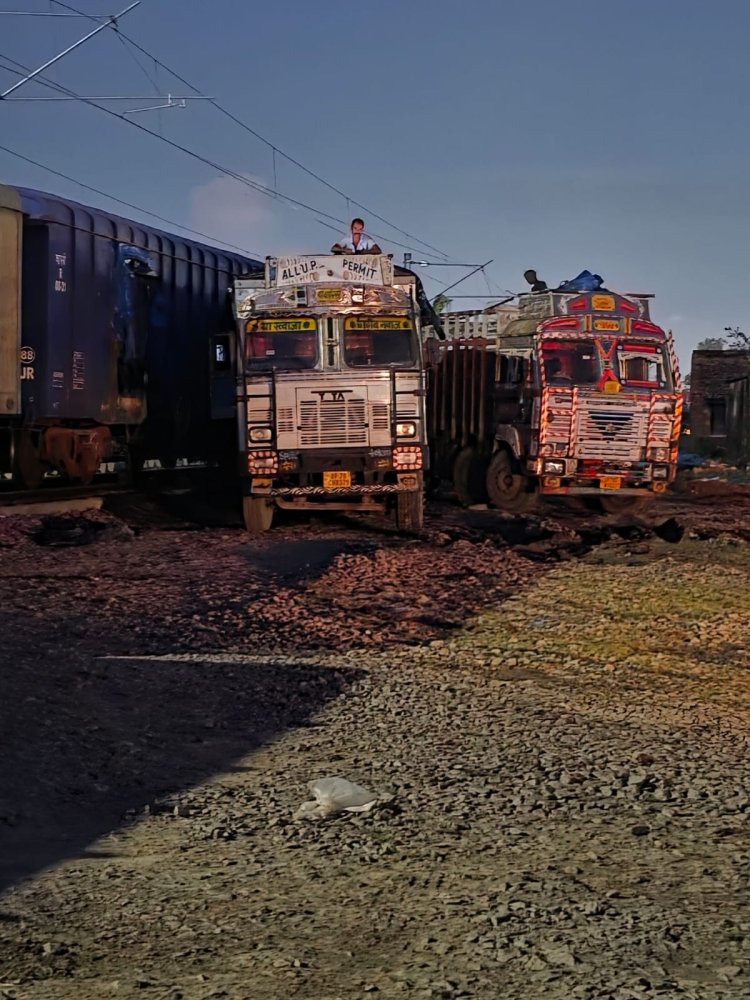 माल लदान में कानपुर गुड्स शेड और पनकीधाम की बड़ी कामयाबी, पहली बार मक्का-डि-आयल केक की रेल लोडिंग; लाखों का मालभाड़ा राजस्व