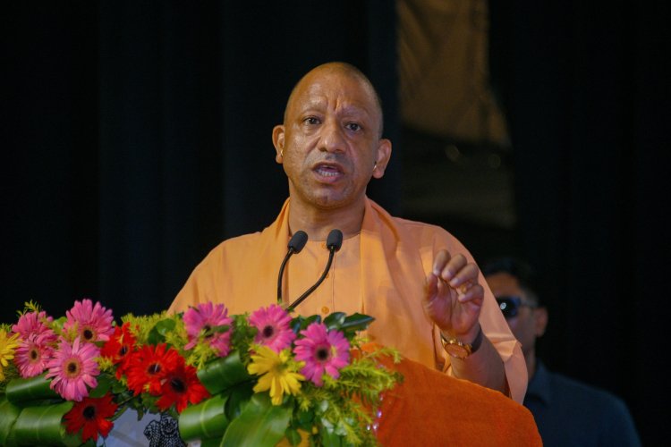 CM योगी का सख्त संदेश- ‘बेटी की सुरक्षा में सेंध लगाने वालों को जेल या जहन्नुम’, महिलाओं को आत्मनिर्भर बनाने पर जोर