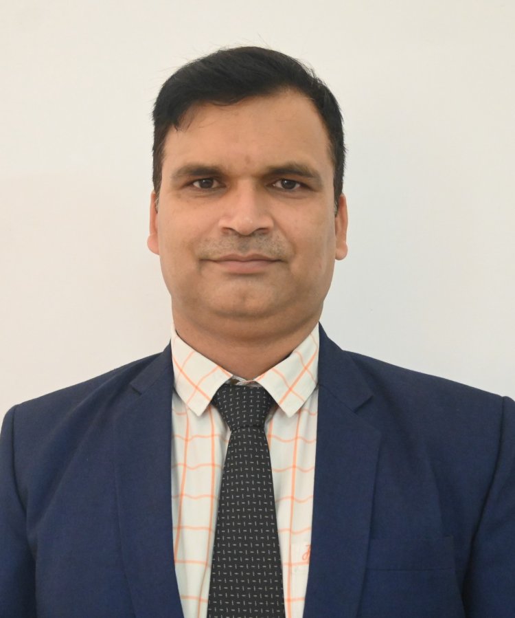अमेरिका की Gen-Z को फॉरेंसिक और AI तकनीक सिखाएंगे यूपी के प्रोफेसर, डॉ. कमलेश दुबे को मिला Fulbright Scholar-in-Residence सम्मान