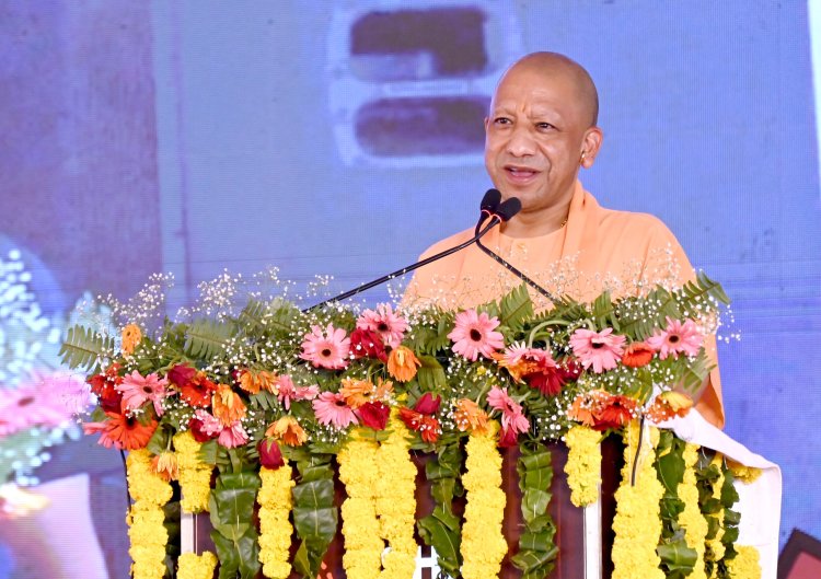 CM योगी की वकीलों के लिए बड़ी घोषणा, सक्रिय अधिवक्ताओं को हर साल ₹5 लाख तक कैशलेस इलाज; चैंबर के लिए भी मिलेगी मदद