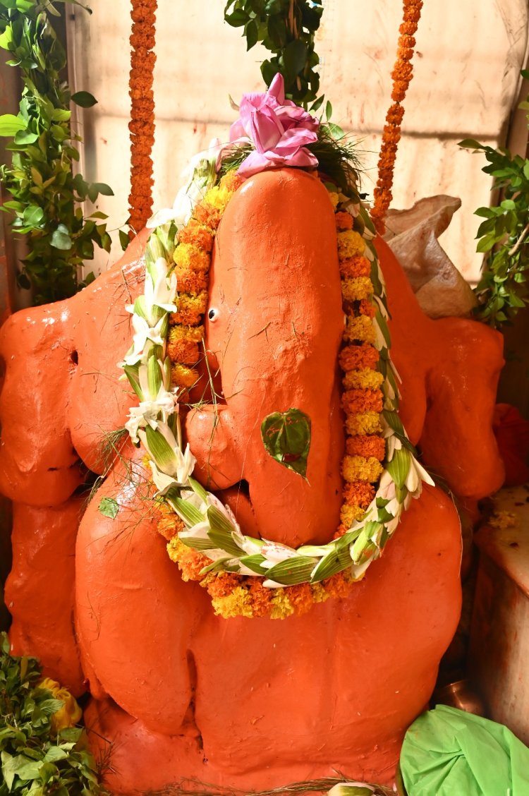 काशी में गणपति बप्पा मोरया की गूंज, पंडालों में विराजे भगवान गणेश; श्री काशी विश्वनाथ धाम में विधि-विधान से हुआ पूजन