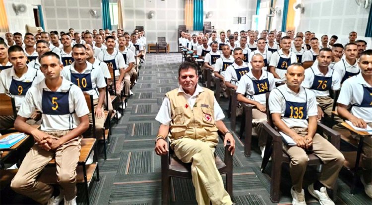 कुंभ से पहले पुलिसकर्मियों की खास ट्रेनिंग, भीड़ नियंत्रण से श्रद्धालु सुरक्षा तक सिखाए गए जरूरी गुर