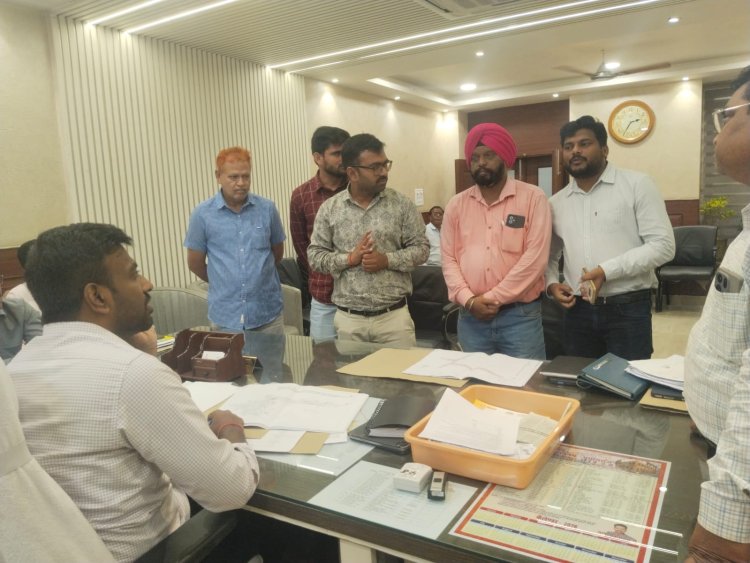 प्रयागराज में सड़क मरम्मत पर नगर आयुक्त सख्त, बोले—लापरवाही बर्दाश्त नहीं