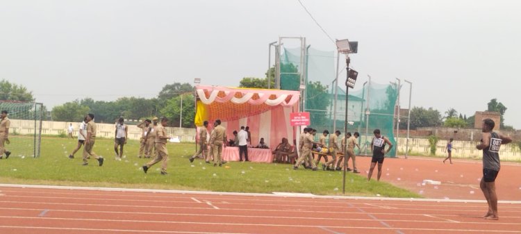जौनपुर में होमगार्ड भर्ती की दौड़ के दौरान 4 अभ्यर्थी घायल, प्रयागराज के दो युवकों के पैर में फ्रैक्चर