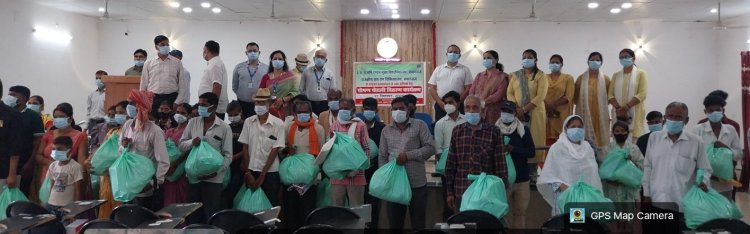 प्रयागराज: मुक्त विश्वविद्यालय में टीबी मरीजों को बांटी पोषण पोटली, यमुना परिसर में हुआ वृहद वृक्षारोपण