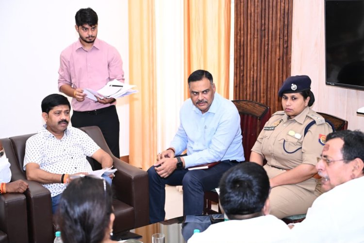 मीरजापुर में सेवा संकल्प अभियान की तैयारियों पर बैठक, प्रभारी मंत्री नंदी ने दिए निर्देश
