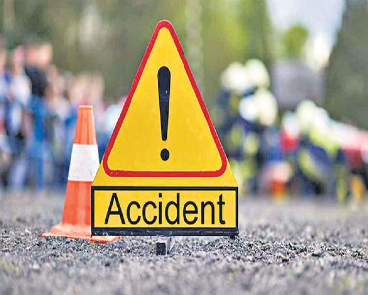 लखनऊ में रोडवेज बस वाहन से टकराई, चालक-परिचालक समेत 5 यात्री घायल