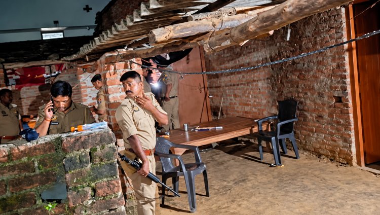 आजमगढ़ में पत्नी-बेटे और दो पुजारियों की हत्या का आरोपी मुठभेड़ में ढेर, घटना में 5 मौतें