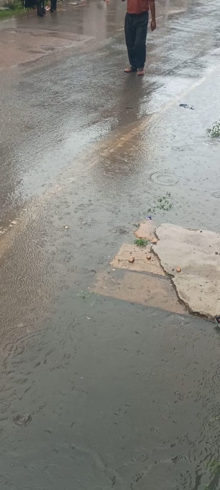 जौनपुर में सुबह से रुक-रुककर बारिश, तापमान गिरा; 26 सितंबर तक अलर्ट