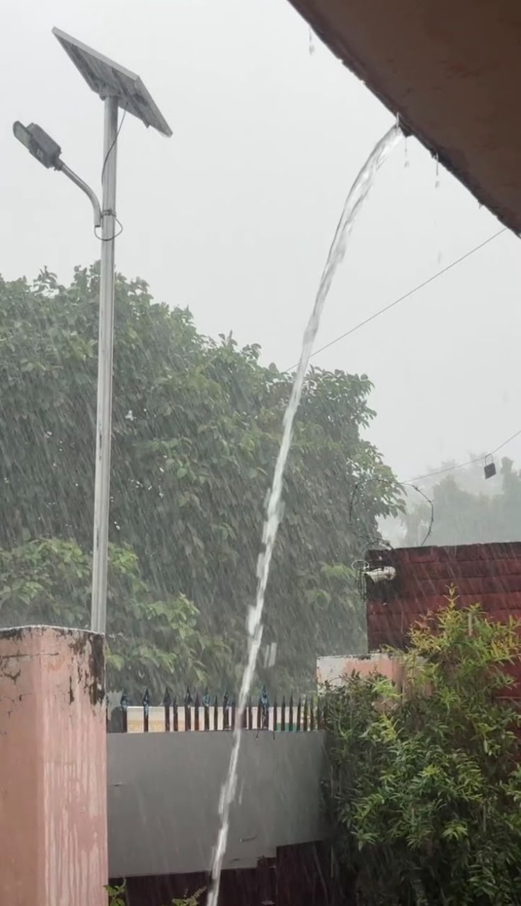 काशी में मौसम ने बदला मिजाज, धूप के साथ फुहार और रिमझिम बारिश; हथिया नक्षत्र का भी असर