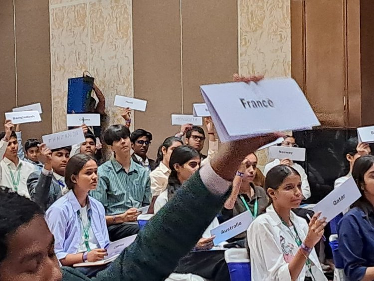 नोएडा के CM युवा एक्सपो में दिखी यूपी के युवा उद्यमियों की ताकत, 1,150 B2B पूछताछ और 2 लाख की बिक्री