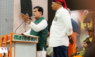 मऊ में एके शर्मा का अखिलेश यादव पर पलटवार, बिजली और समाजवाद के मुद्दे पर साधा निशाना