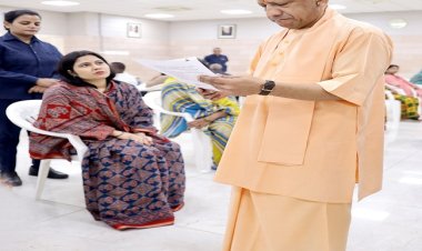 जनता दर्शन में CM योगी की दो टूक- दूसरी बार भी समस्या लेकर आया फरियादी तो तय होगी अफसरों की जवाबदेही