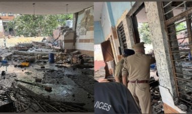 गाजियाबाद में रावण का पुतला बनाते समय धमाका, दो दीवारें गिरीं; 5 लोग गंभीर घायल