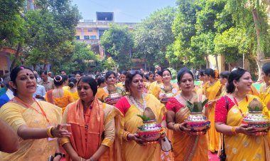 वडनगर से काशी पहुंचे 500 बाइक सेवा यात्री, बाबा विश्वनाथ का किया जलाभिषेक