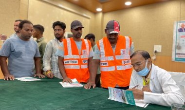 प्रयागराज नगर निगम के 500 से अधिक सफाई मित्रों का स्वास्थ्य परीक्षण, आयुष्मान और ESIC योजनाओं की मिली जानकारी