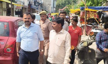 रामलीला मैदान में गंदगी मिलने पर सफाई नायक को नोटिस, कर्मचारी का वेतन रोका