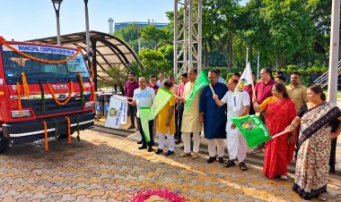 महापौर ने एंटी-स्मॉग गन से लैस 12 मल्टी-पर्पज वाहनों को हरी झंडी दिखाकर किया रवाना