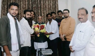 बिहार के मंत्री श्रवण कुमार ने BHU के विद्यार्थियों से की मुलाकात, जदयू कार्यालय का किया उद्घाटन