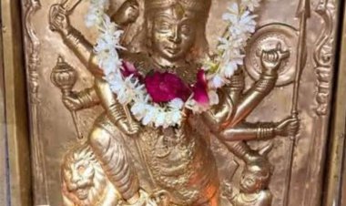 वाराणसी में मां कात्यायनी के दरबार में उमड़ी भीड़, आधी रात तक होंगे दर्शन-पूजन