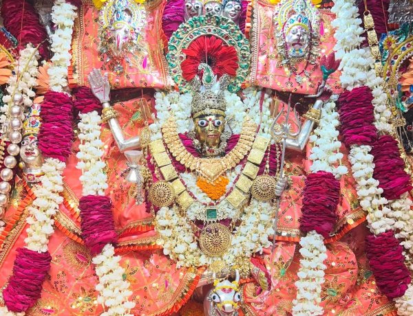 मां कल्याणी देवी के महागौरी स्वरूप के दर्शन को उमड़े श्रद्धालु, महाअष्टमी पर एक लाख से अधिक भक्त पहुंचे