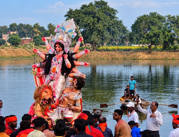 प्रयागराज में दुर्गा प्रतिमा विसर्जन के लिए सुरक्षा के पुख्ता इंतजाम, 600 प्रतिमाओं का होगा विसर्जन