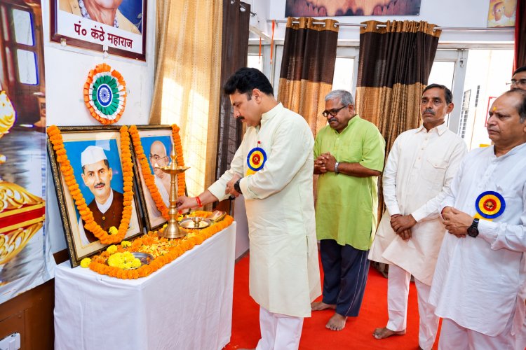 प्रयागराज के ज्वाला देवी स्कूल में गांधी-शास्त्री जयंती पर गूंजा सत्य और अहिंसा का संदेश, चलाया गया स्वच्छता अभियान