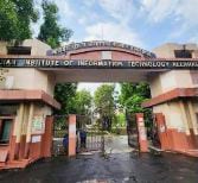 IIIT प्रयागराज में रक्तदान शिविर, शिक्षकों और छात्रों ने बढ़-चढ़कर लिया हिस्सा; 70 यूनिट रक्त एकत्र