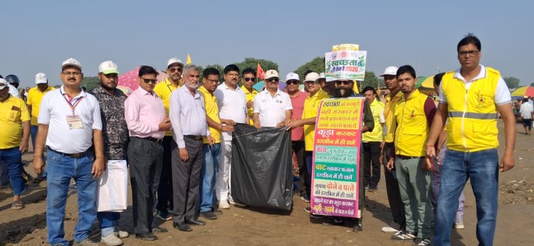 संगम नोज पर सिविल डिफेंस का स्वच्छता अभियान, सैकड़ों स्वयंसेवकों ने किया श्रमदान