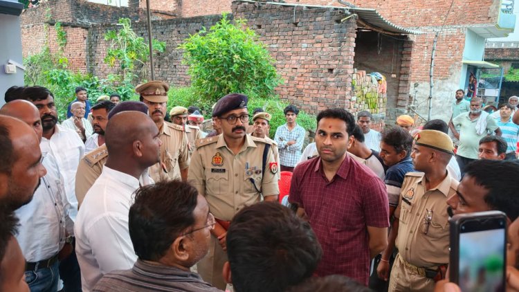 पूर्वांचल एक्सप्रेस-वे हादसे में शहीद सूबेदार के बेटे और भाई समेत 4 की मौत, देवरिया में पसरा मातम
