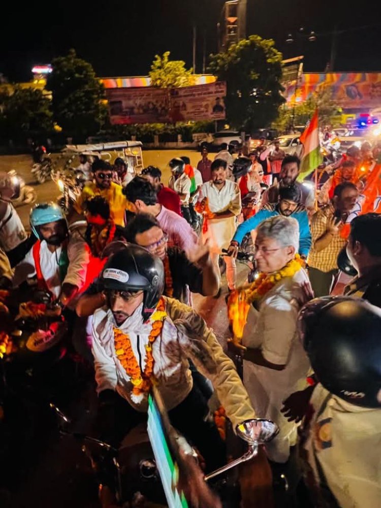 वडनगर से वाराणसी तक ‘सेवा संकल्प यात्रा’ अयोध्या पहुंची, गरुड़ द्वार पर हुआ भव्य स्वागत
