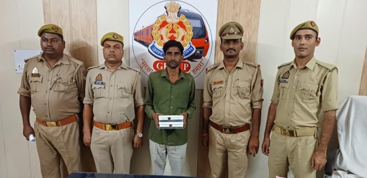 कानपुर सेंट्रल पर धीमी ट्रेनों को बनाता था निशाना, मोबाइल चोर रसीद उर्फ लाला गिरफ्तार; ₹1.50 लाख के फोन बरामद