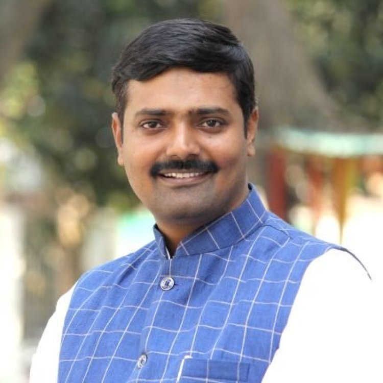 सपा उम्मीदवार धनराज नाथवानी ने की PM मोदी की तारीफ, भाजपा बोली- ‘दिल से कहा, दिमाग से नहीं’