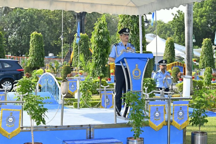 : प्रयागराज में 94वां वायुसेना दिवस, एयर मार्शल तरुण चौधरी बोले- सतर्कता और अनुशासन से मजबूत होगी परिचालन क्षमता