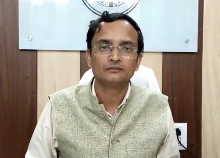 अनुकंपा नियुक्ति की मांग करने पहुंची विधवा का आरोप, बिजनौर BSA ने की अभद्रता; डीएम से शिकायत