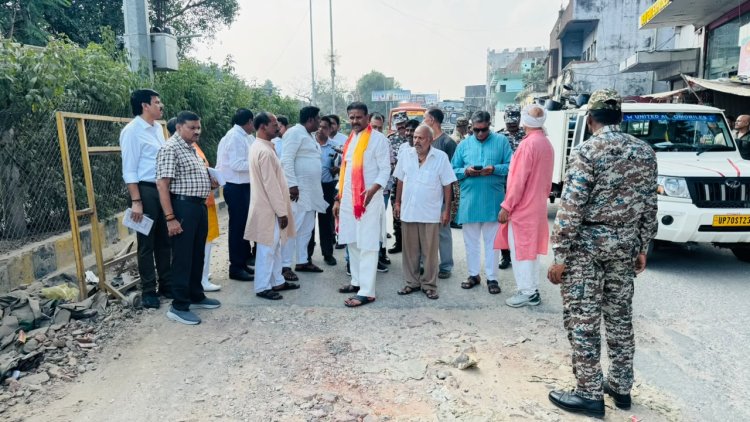 दशहरा और दुर्गा पूजा से पहले सड़कों की मरम्मत कराएं, सफाई और प्रकाश व्यवस्था दुरुस्त करें : गणेश केसरवानी