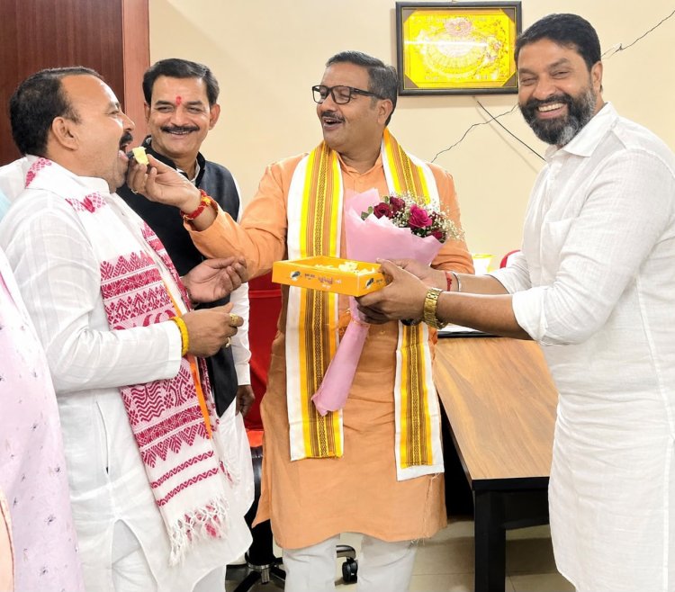 बिठूर उपचुनाव में BJP की जीत पर जश्न, शंकर लाल लोधी बोले- जनता के विश्वास का परिणाम